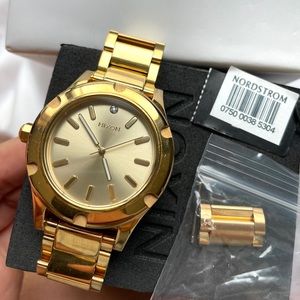Nixon The Camden watch in Gold- Great Condition